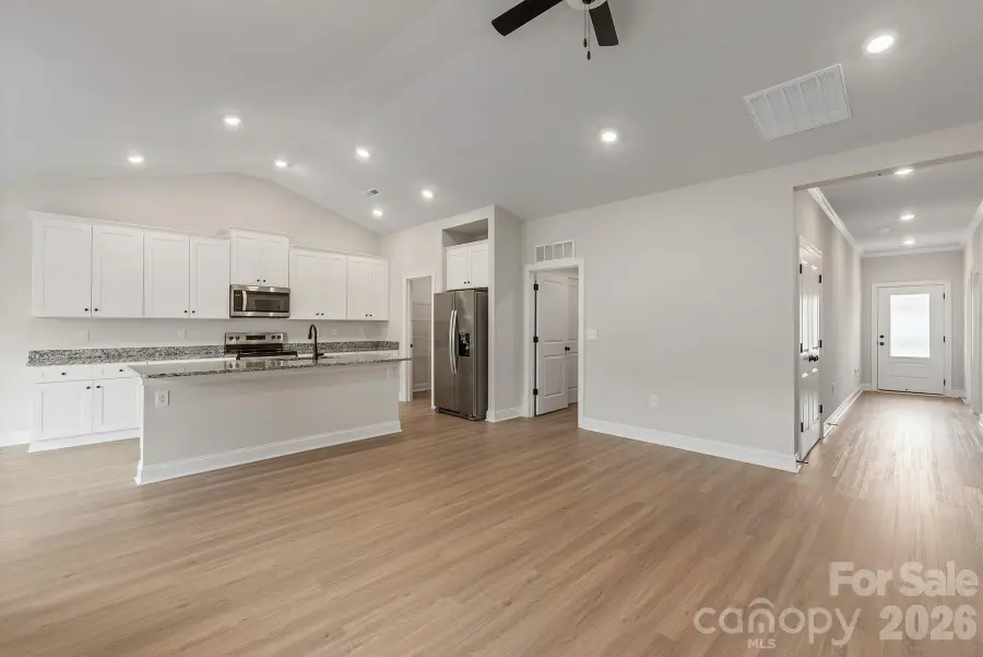 6607 Fairford Drive, Charlotte, NC 28215 - #3