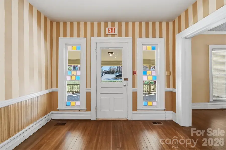 121 5th Avenue Ne, Hickory, NC 28601 - #3