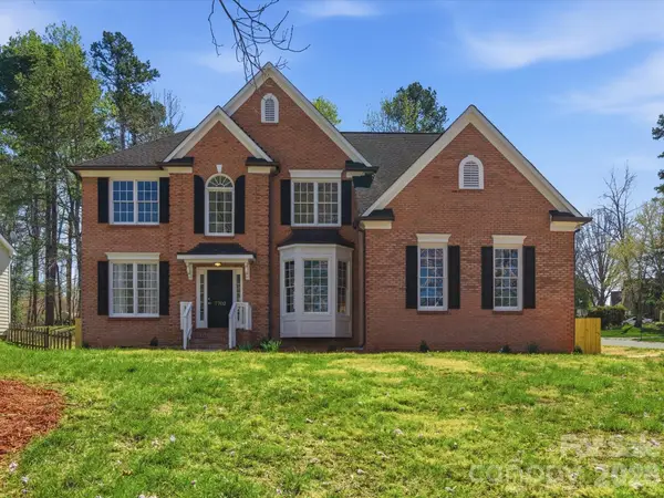 7702 Harrington Woods Road, Charlotte, NC 28269