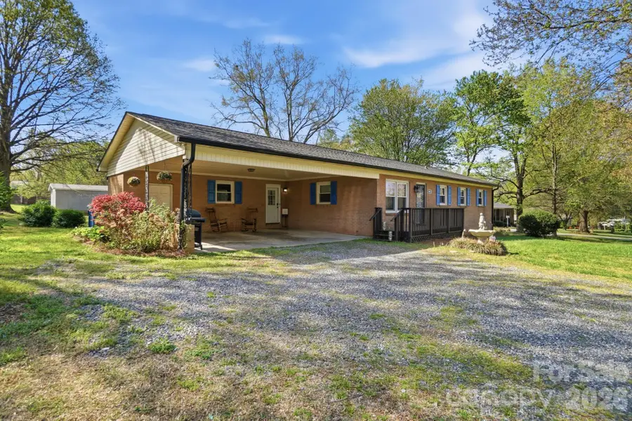 2985 E Nc 10 Highway, Conover, NC 28613 - #2