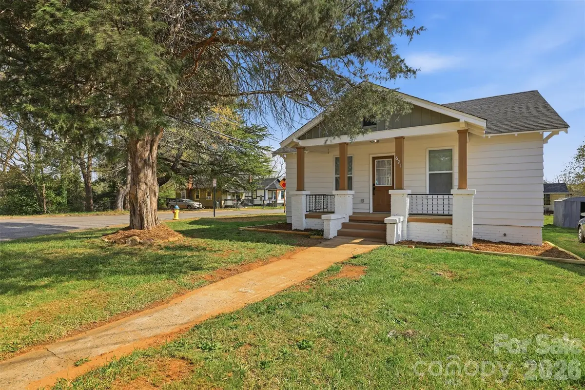 621 E A Street, Newton, NC 28658 - #1