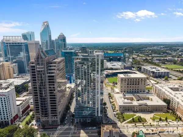 333 W Trade Street, Charlotte, NC 28202