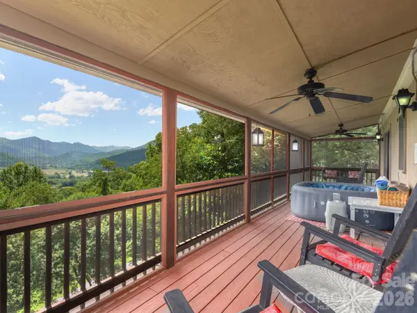 1541 Utah Mountain Road, Waynesville, NC 28785