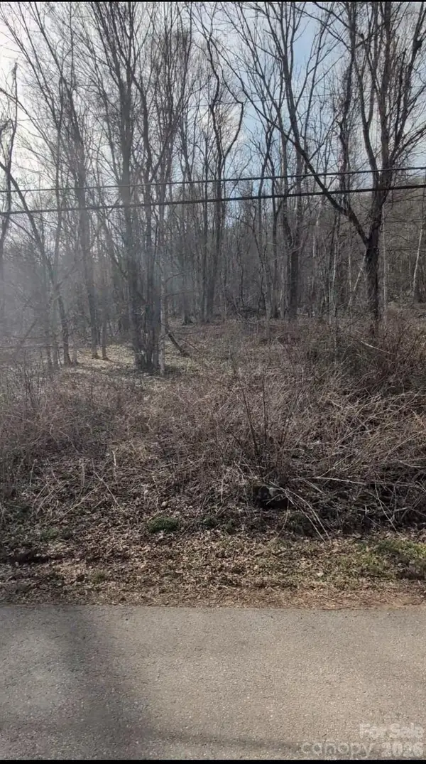 210 Apple Creek Road, Waynesville, NC 28786