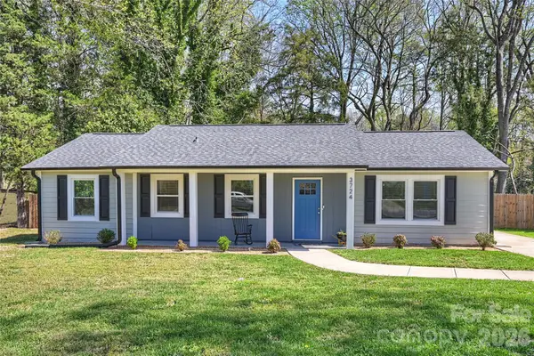 3724 Cobbleridge Drive, Charlotte, NC 28215