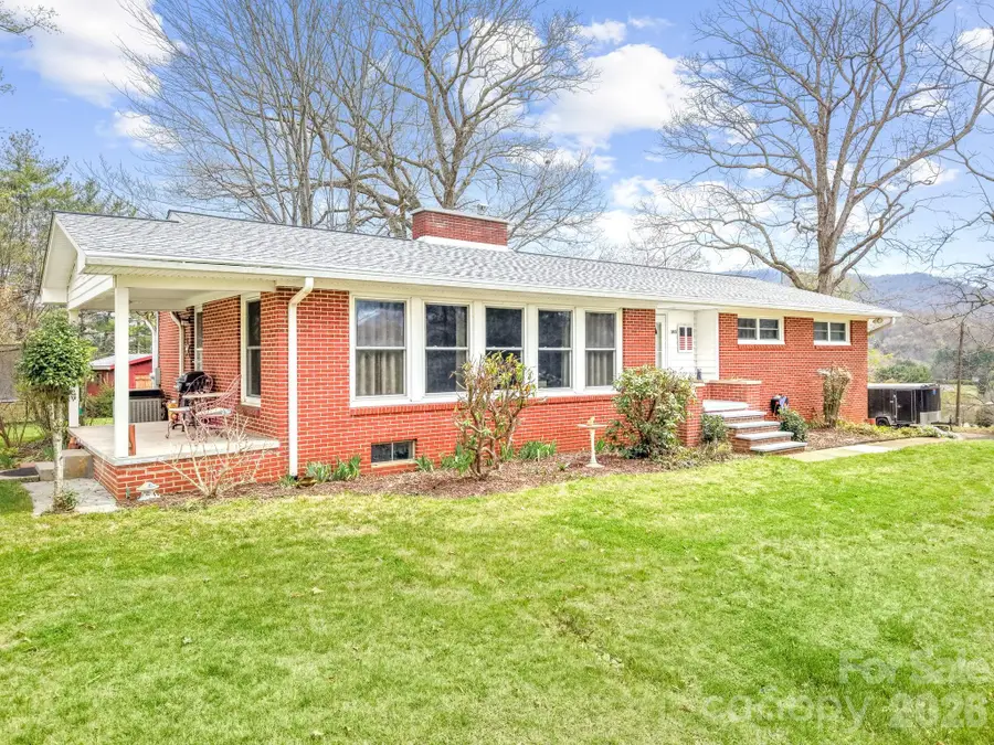 383 Monte Vista Drive, Waynesville, NC 28786 - #2