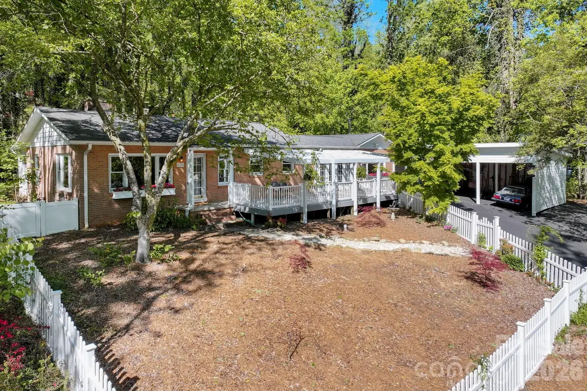 121 Wells Street, Hendersonville, NC 28739 - #1