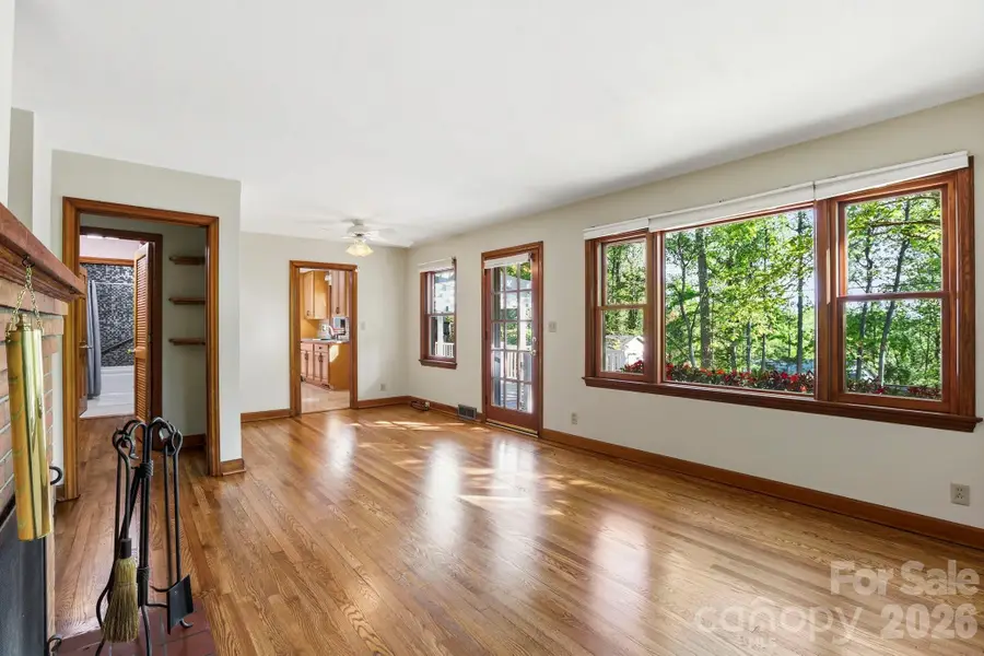 121 Wells Street, Hendersonville, NC 28739 - #3