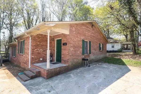 1401 W Mauney Avenue, Gastonia, NC 28052