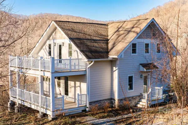 11 Lila Lane, Clyde, NC 28721