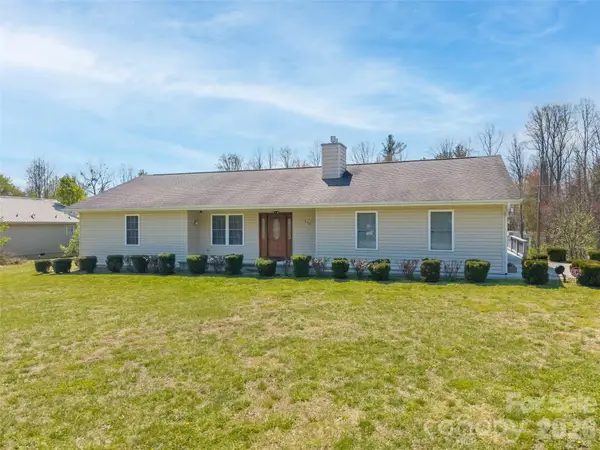 476 Jackson Loop Road, Flat Rock, NC 28731