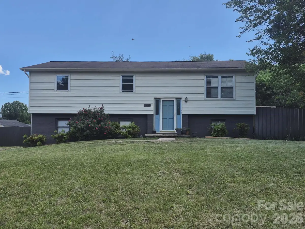 5208 W Piedmont Circle, Conover, NC 28613 - #1