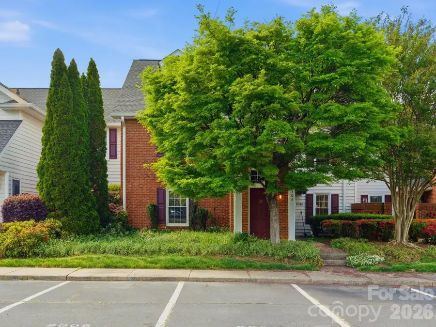 9308 S Vicksburg Park Court, Charlotte, NC 28210 - #2