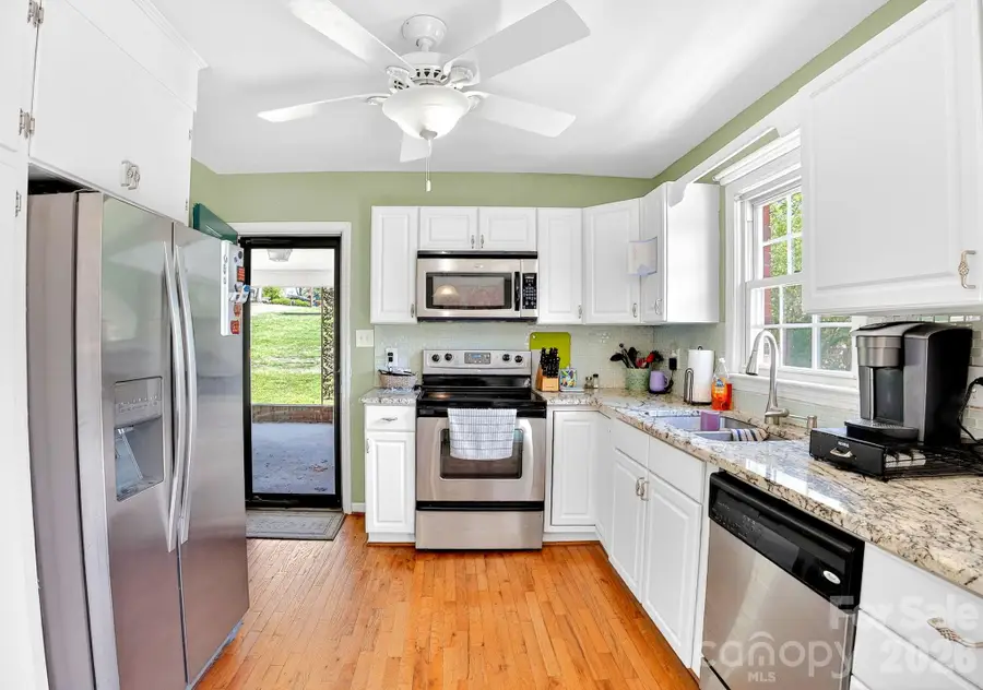 1091 16th Avenue Nw, Hickory, NC 28601 - #3