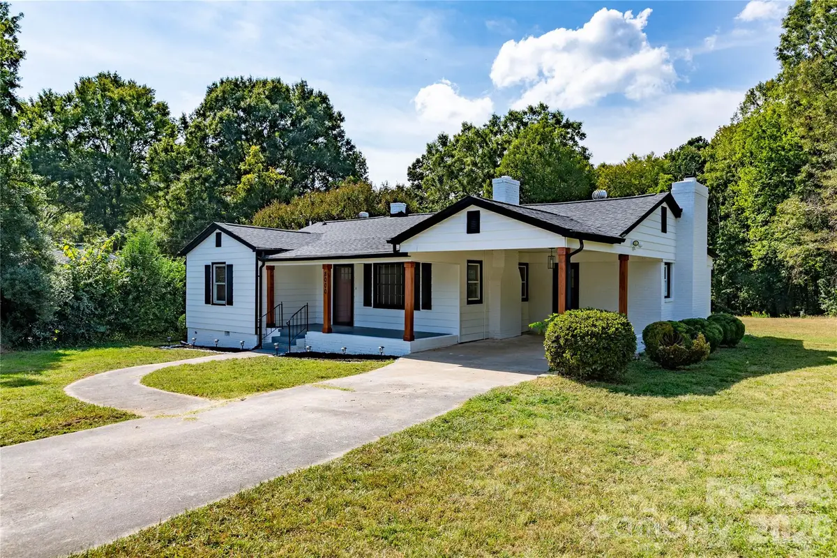 8000 Chapman Street, Charlotte, NC 28216 - #1