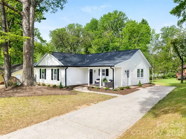 7606 Walnut Wood Drive, Charlotte, NC 28227