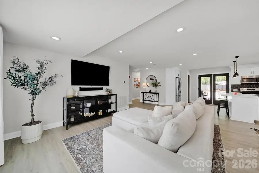 517 Inwood Drive, Charlotte, NC 28209 - #3