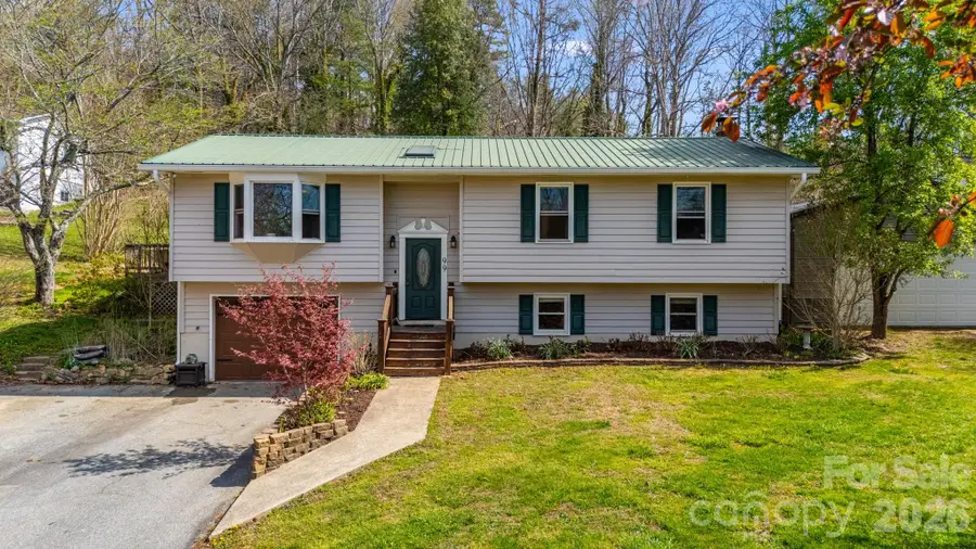 99 S Rowe Road, Hendersonville, NC 28792 - #2