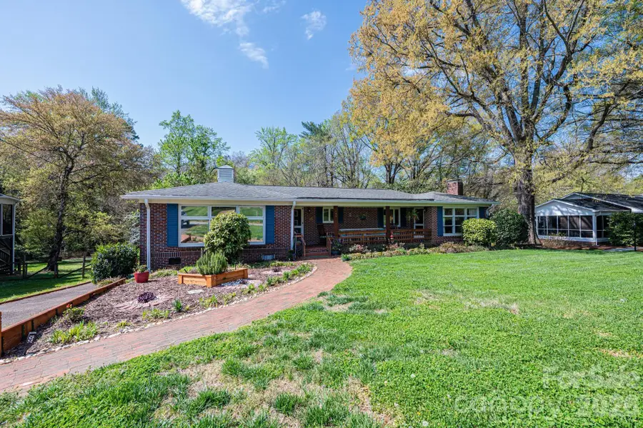 145 21st Avenue Nw, Hickory, NC 28601 - #3