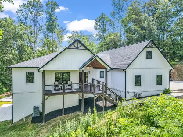 5717 Turnpike Road, Horse Shoe, NC 28742