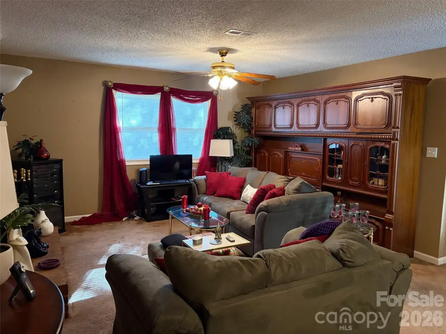 605 8th Avenue Sw #D5, Conover, NC 28613 - #3