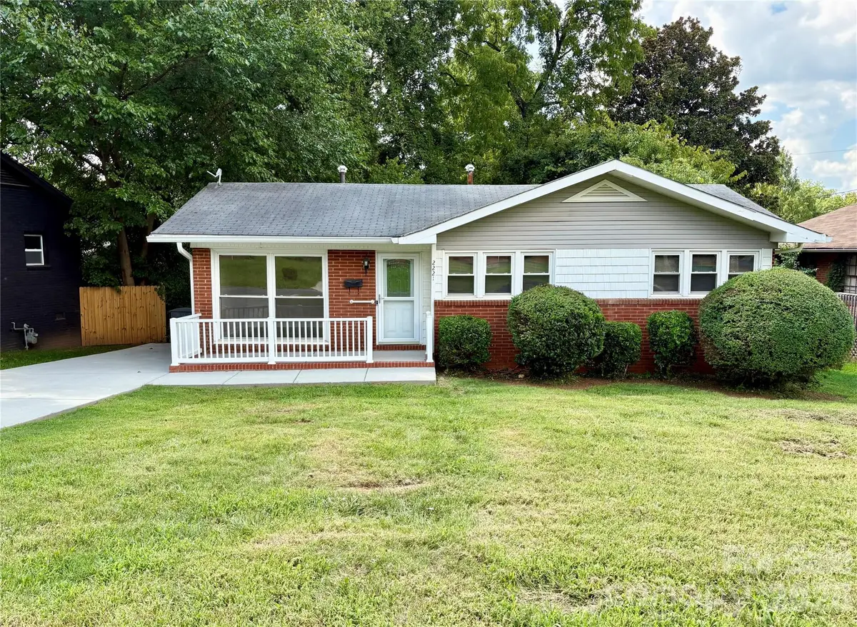2221 Ludlow Drive, Charlotte, NC 28216 - #1