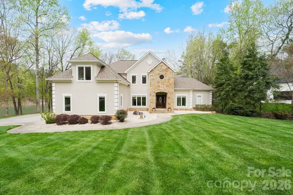 141 Grand Bay Drive, Mooresville, NC 28117