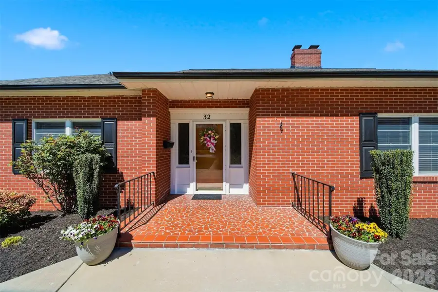 32 Falls Avenue, Granite Falls, NC 28630 - #3