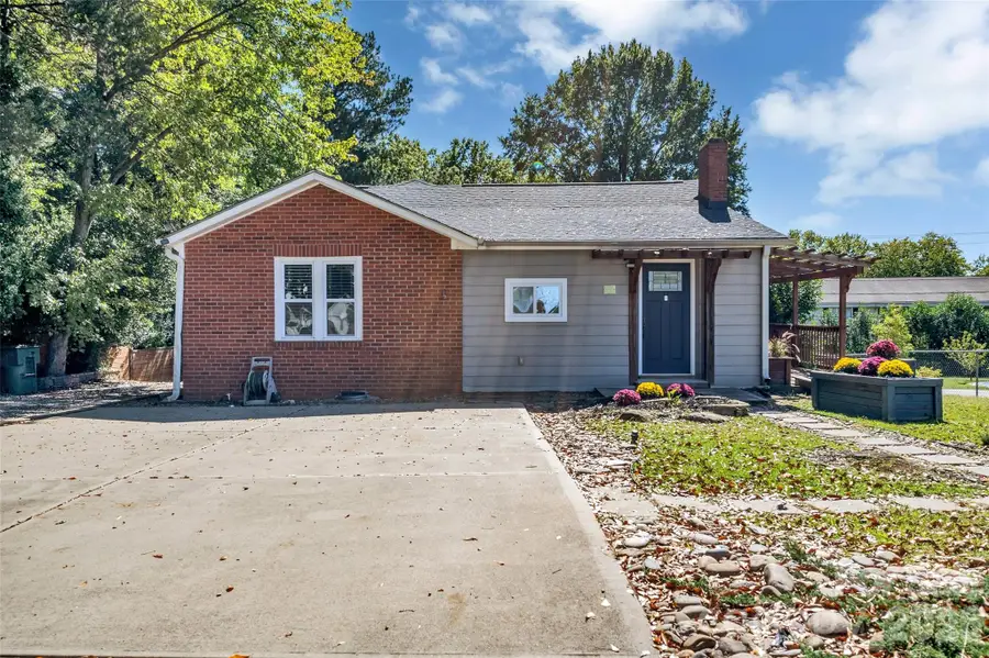 1111 E Park Drive, Gastonia, NC 28054 - #2