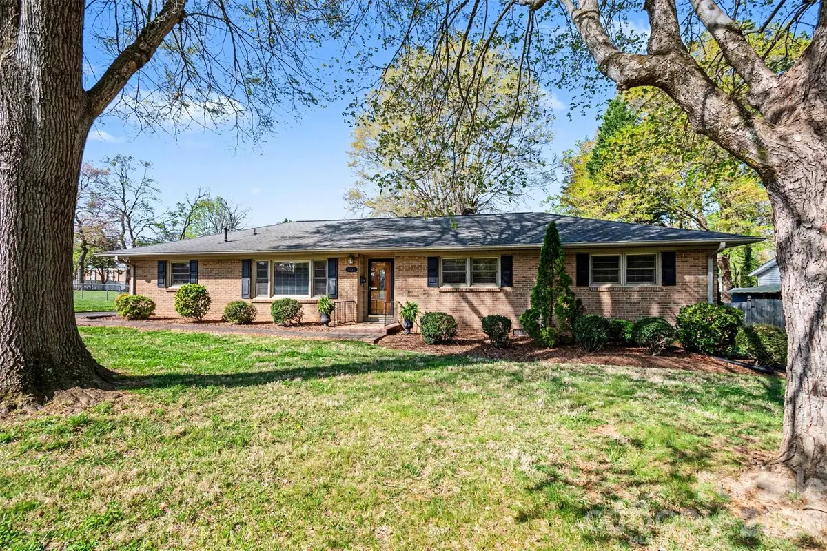 201 N Pine Street, Lowell, NC 28098 - #1