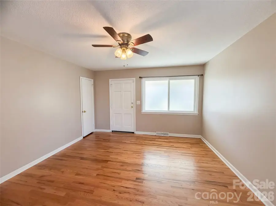 290 Salem Avenue, Dallas, NC 28034 - #3