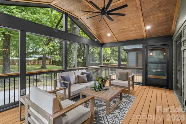 1542 Carolyn Drive, Charlotte, NC 28205