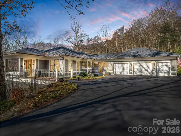 720 Overlook Drive, Flat Rock, NC 28731