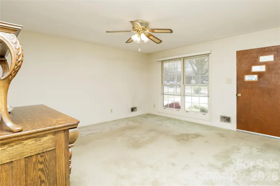 537 32nd Street Sw, Hickory, NC 28602 - #2