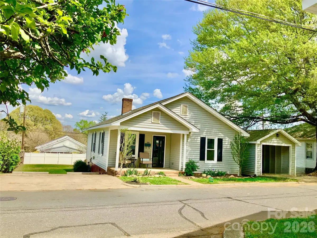 358 Woodlawn Avenue, Cramerton, NC 28032 - #1