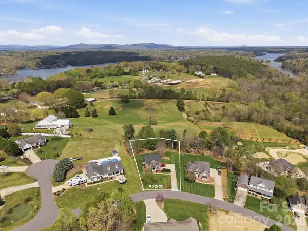 1951 46th Avenue Drive Ne, Hickory, NC 28601