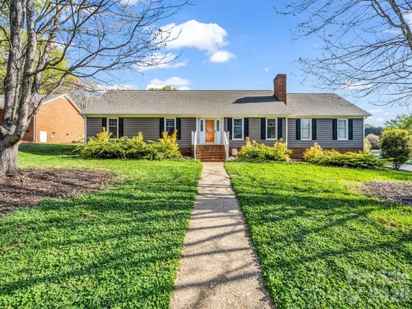 102 Knoll Court, Belmont, NC 28012