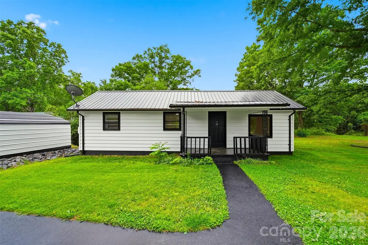 201 Cape Hickory Road, Hickory, NC 28601 - #1