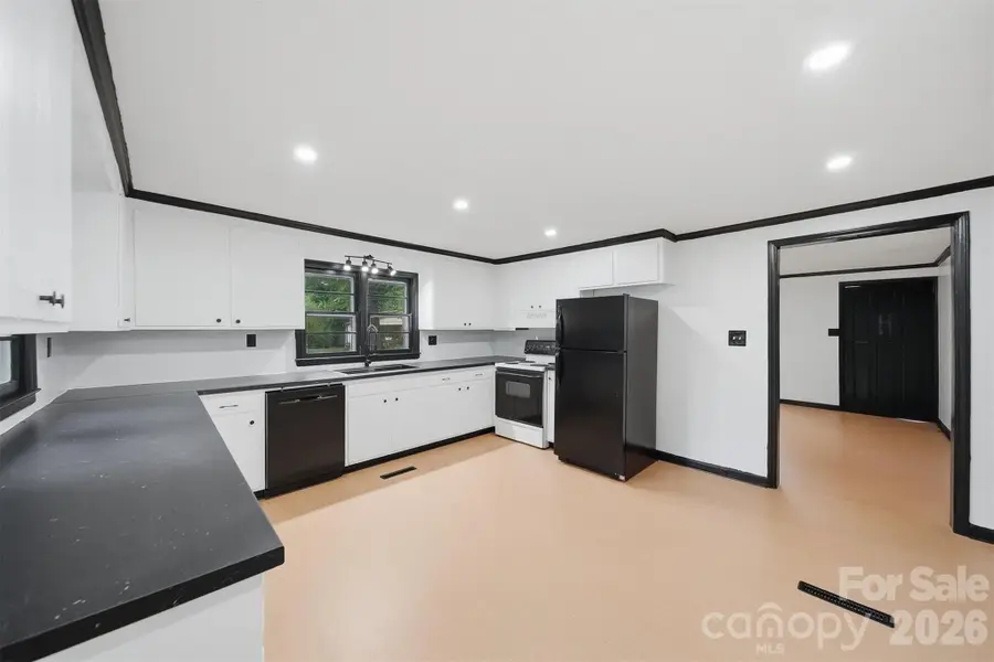 201 Cape Hickory Road, Hickory, NC 28601 - #2
