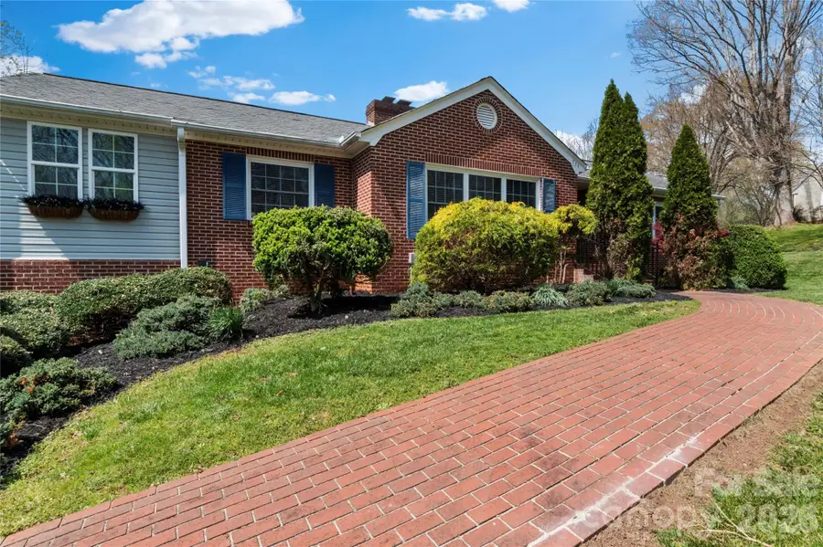 734 Oakland Drive, Elkin, NC 28621 - #3