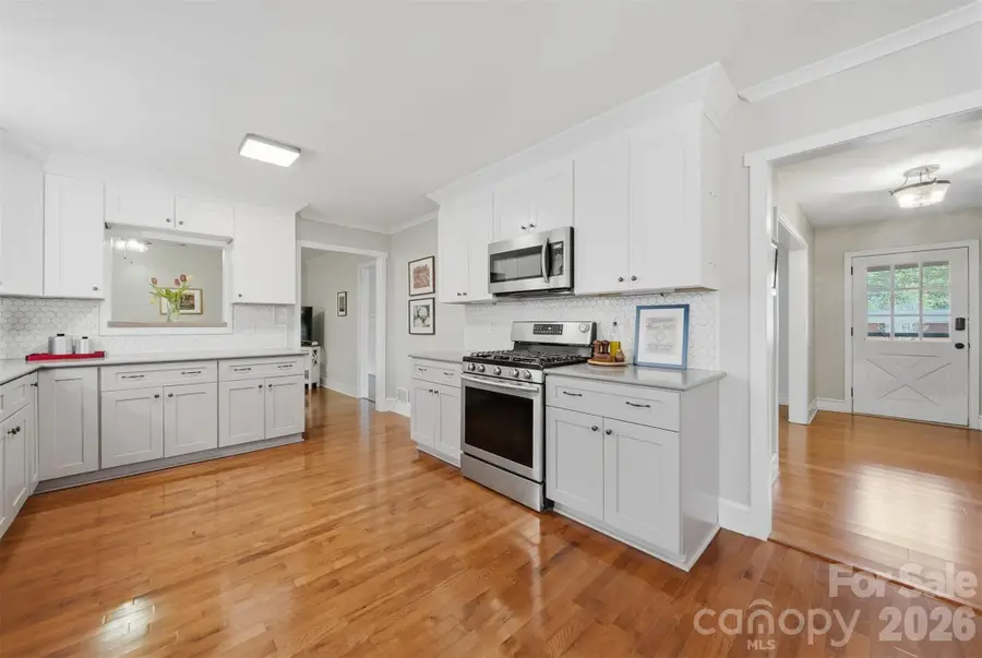 35 32nd Avenue Nw, Hickory, NC 28601 - #3