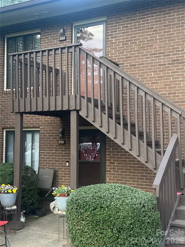 222 Ridge Forest Court, Winston Salem, NC 27104