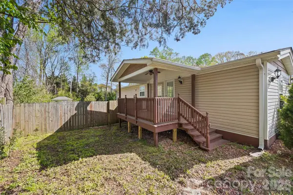 5024 Victoria Avenue, Charlotte, NC 28269