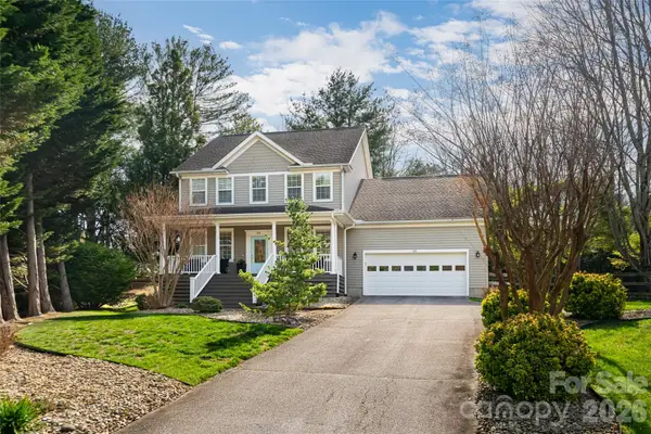 305 Woodview Court, Fletcher, NC 28732