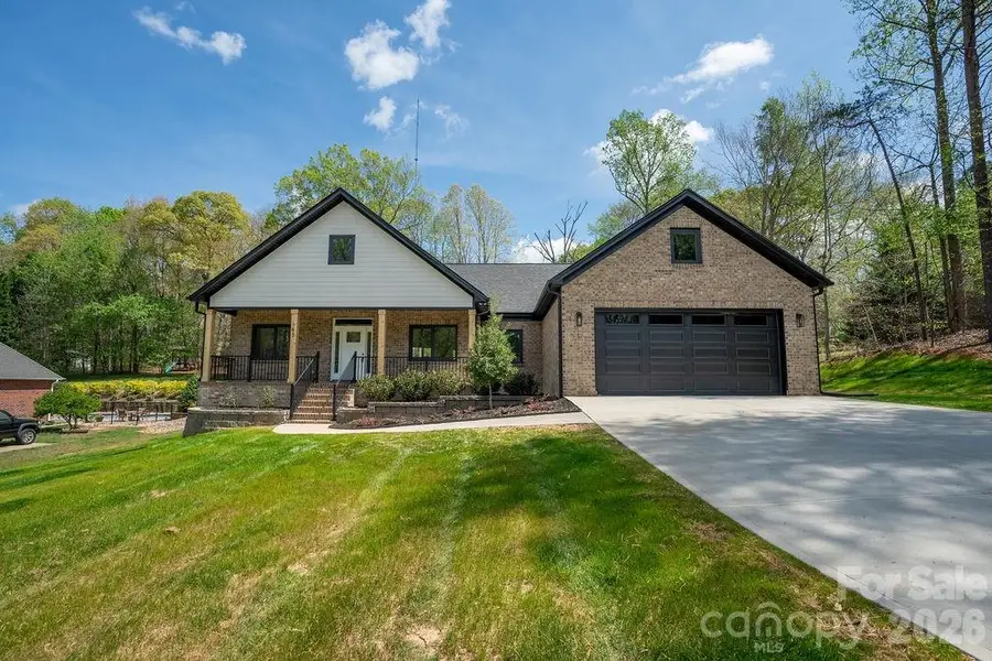 145 Creekwood Drive, Dallas, NC 28034 - #2