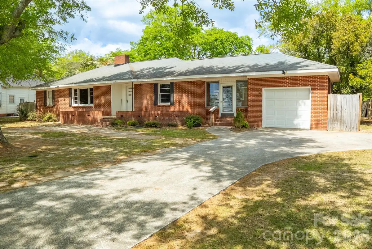 211 E Richland Street, Kershaw, SC 29067 - #1