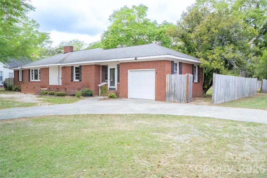 211 E Richland Street, Kershaw, SC 29067 - #3