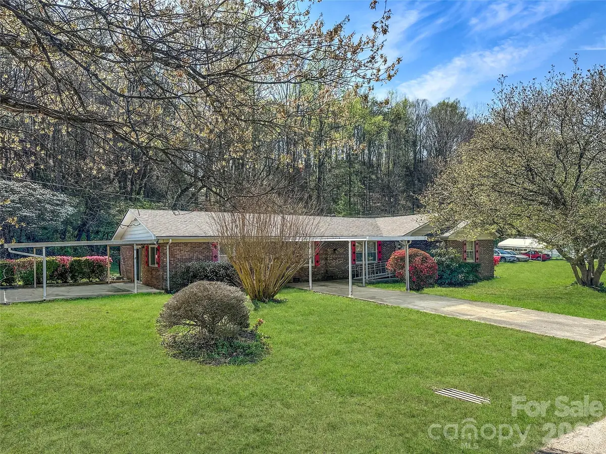 205 Bond Street, Marion, NC 28752 - #1
