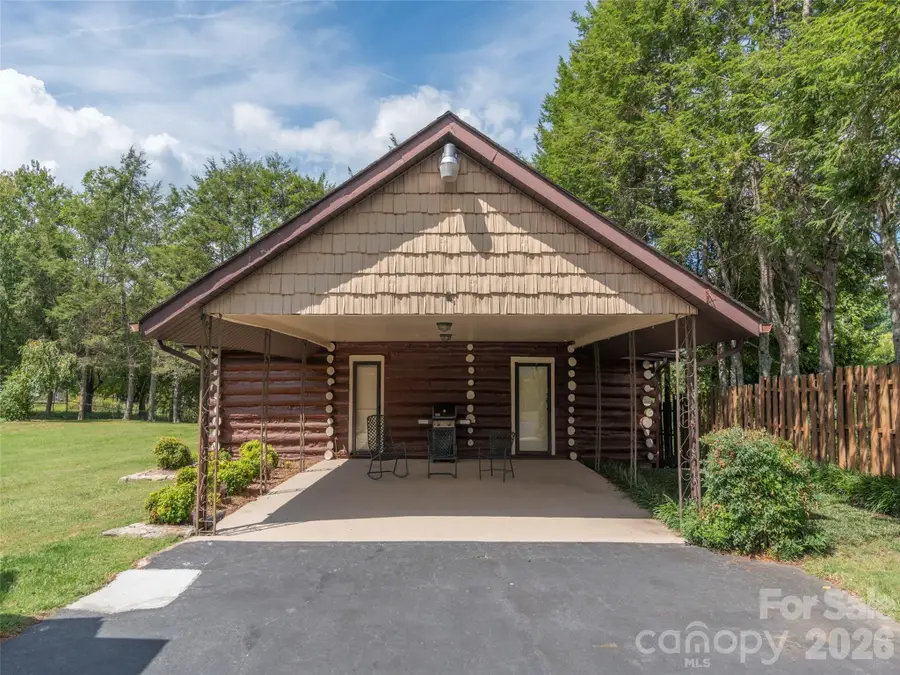 169 N Serpentine Avenue, Hot Springs, NC 28743 - #2