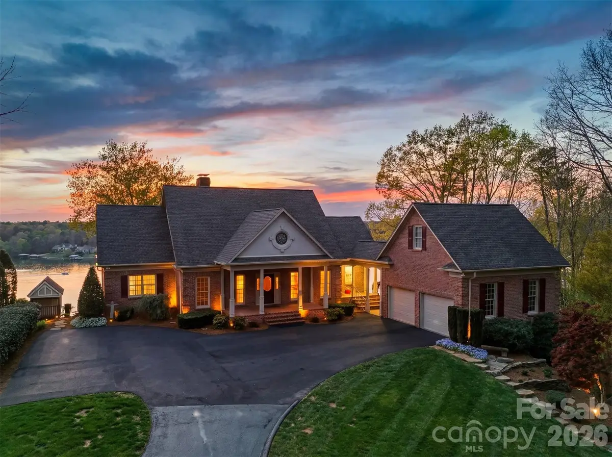 3820 8th Street Place Nw, Hickory, NC 28601 - #1